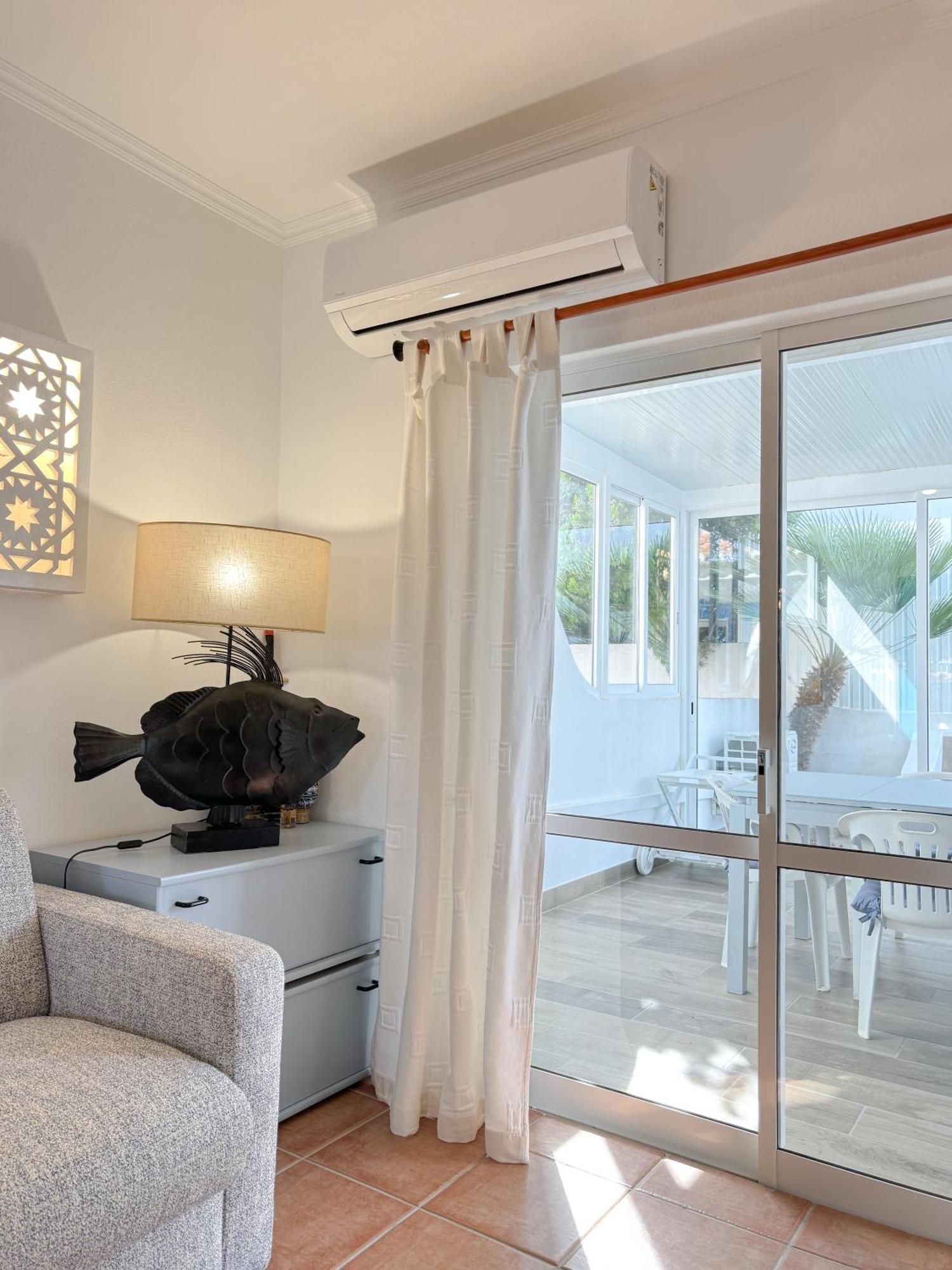 Casa Com 2 E Terraco A Passos Do Mar #1958 Holiday home *