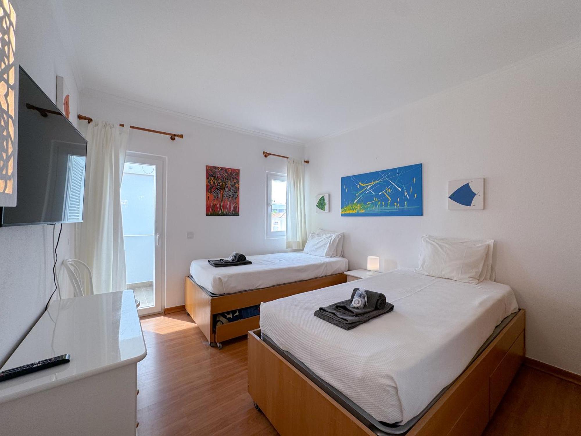 Casa Com 2 E Terraco A Passos Do Mar #1958 Holiday home *